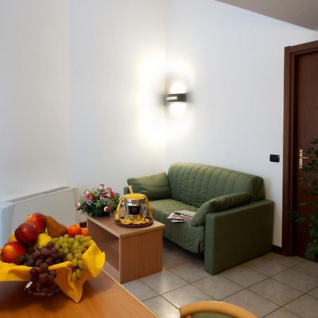 Hotel Roma Cassano Magnago Екстериор снимка