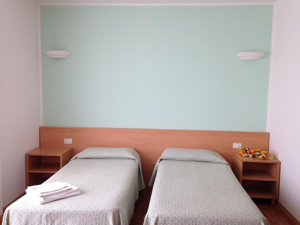 Hotel Roma Cassano Magnago Екстериор снимка