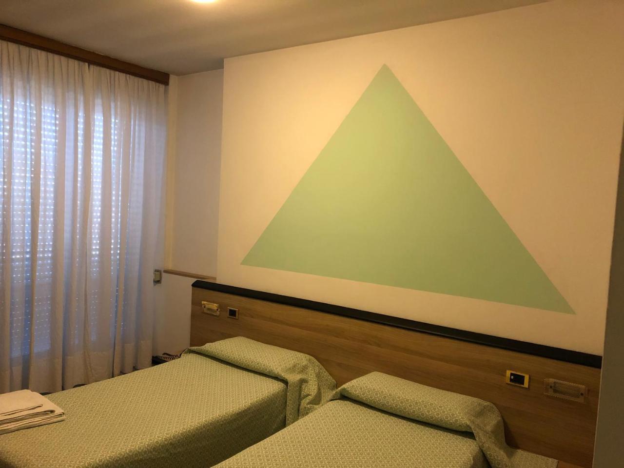 Hotel Roma Cassano Magnago Екстериор снимка