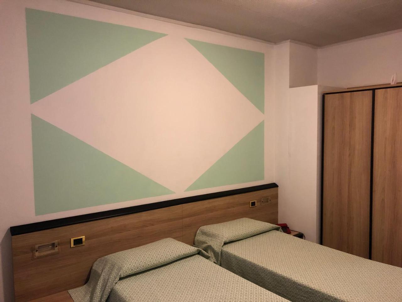 Hotel Roma Cassano Magnago Екстериор снимка